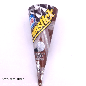 YOYO.casa 大柔屋 - Cookies and Cream Flavour Ice Cream Cone With Chocolate Cookies Pieces and Chocolate Sauce Topping,125ML 