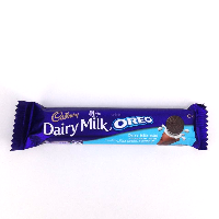 YOYO.casa 大柔屋 - Dairy Milk Milk Chocolate With Vanilla Flavoured Cream and Oreo Biscuit Pieces,45g YOYO.casa 大柔屋 - Dairy Milk Milk Chocolate With Vanilla Flavoured Cream and Oreo Biscuit Pieces,45g