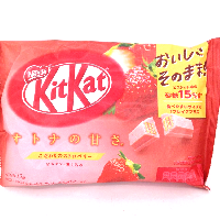 YOYO.casa 大柔屋 - Nestle Kitkat Strawberry Chocolate,126g YOYO.casa 大柔屋 - Nestle Kitkat Strawberry Chocolate,126g